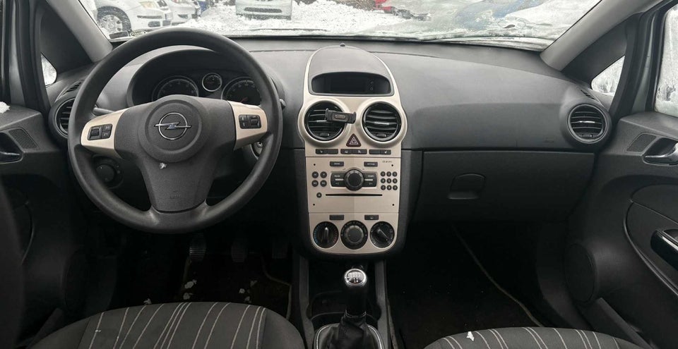 Opel Corsa 1,2 16V Cosmo 5d