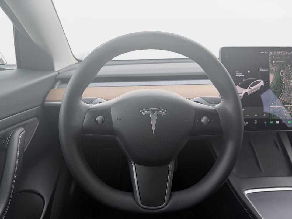 Tesla Model 3 Standard Range+ RWD 4d
