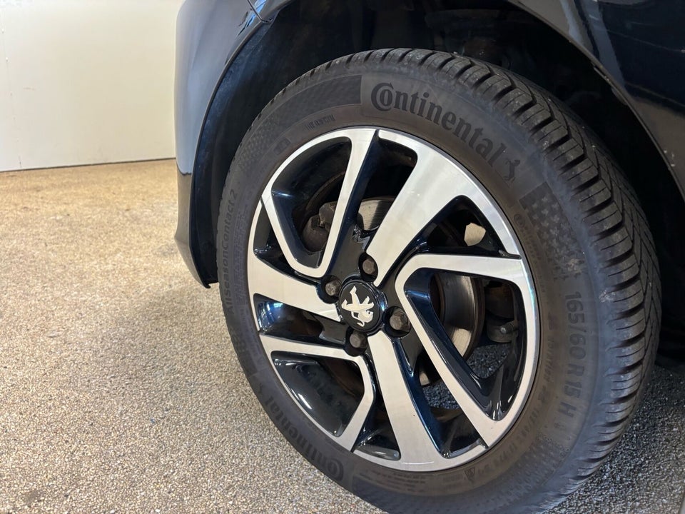 Peugeot 108 1,0 e-VTi 72 Selection Tech 5d