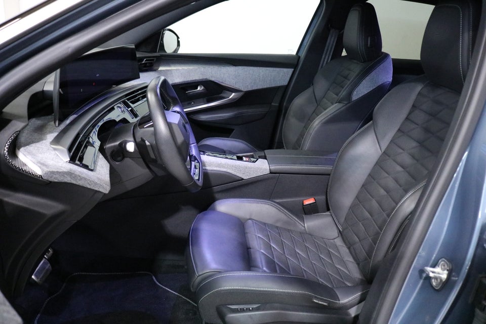 Peugeot e-3008 77 GT Pack 5d