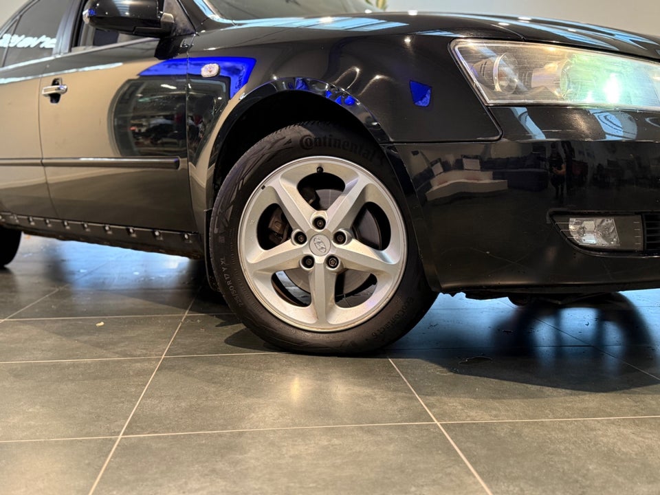 Hyundai Sonata 3,3 V6 aut. 4d