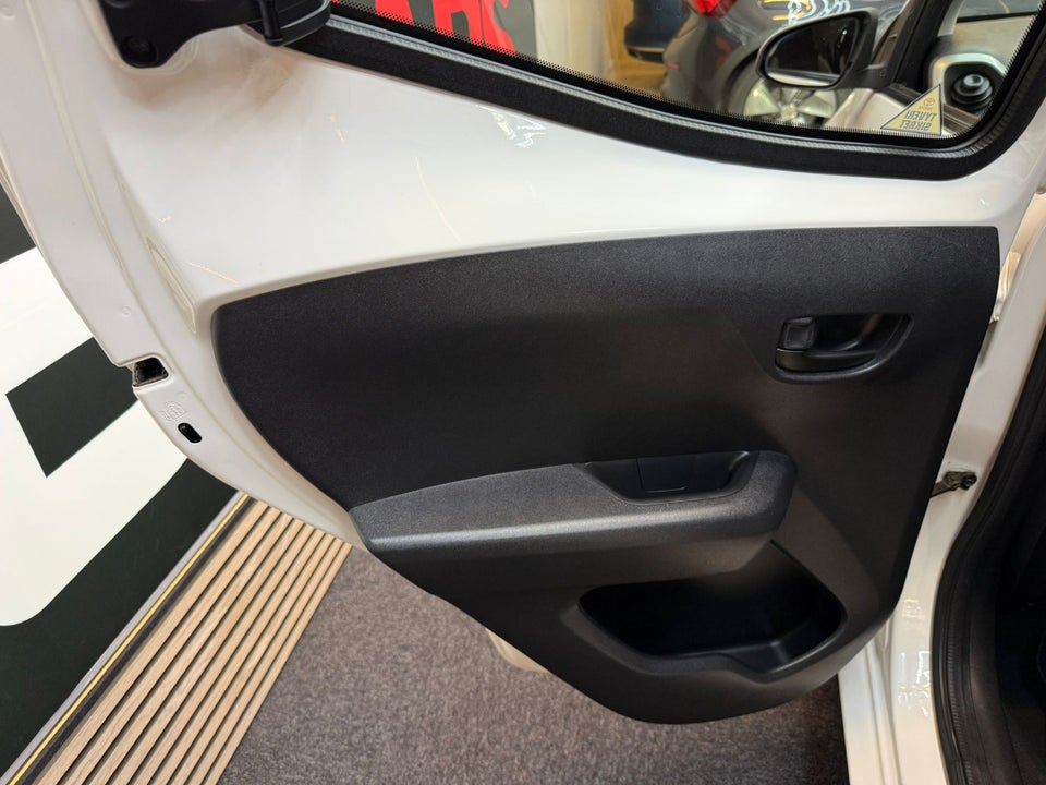 Toyota Aygo 1,0 VVT-i x-touch 5d