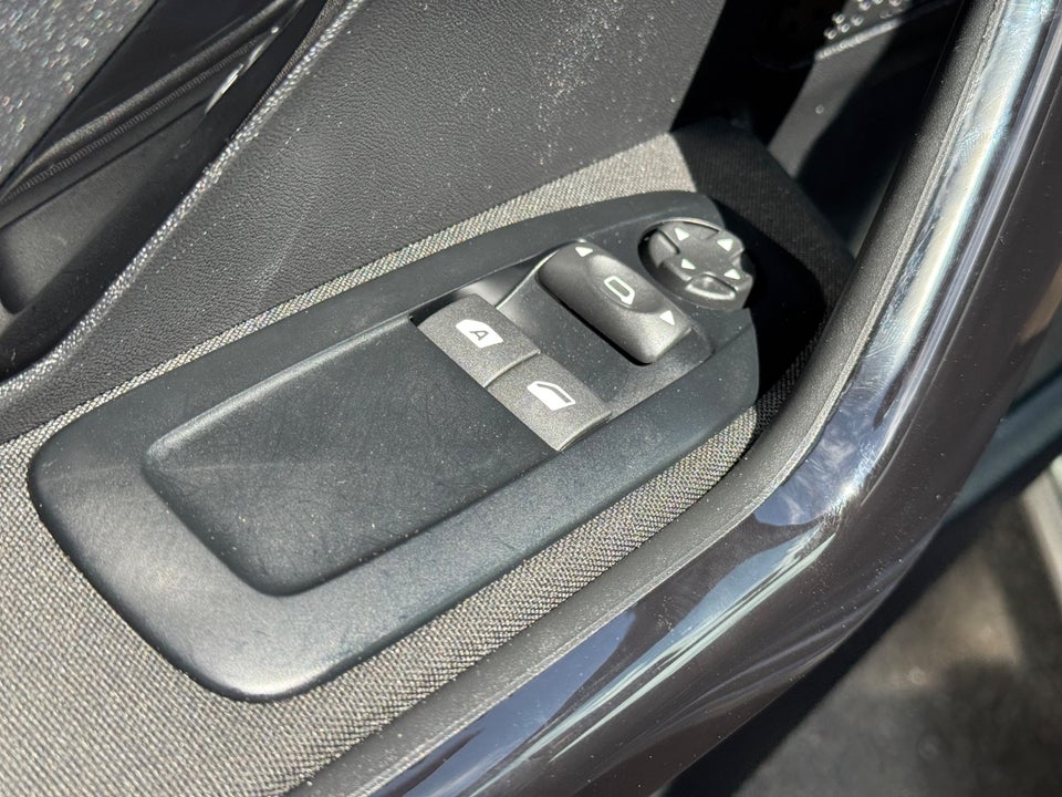 Peugeot 208 1,6 BlueHDi 100 Allure 5d