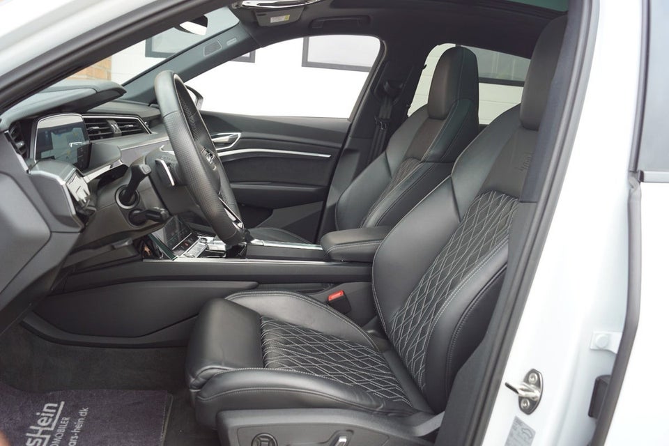 Audi e-tron 55 S-line Sportback quattro 5d