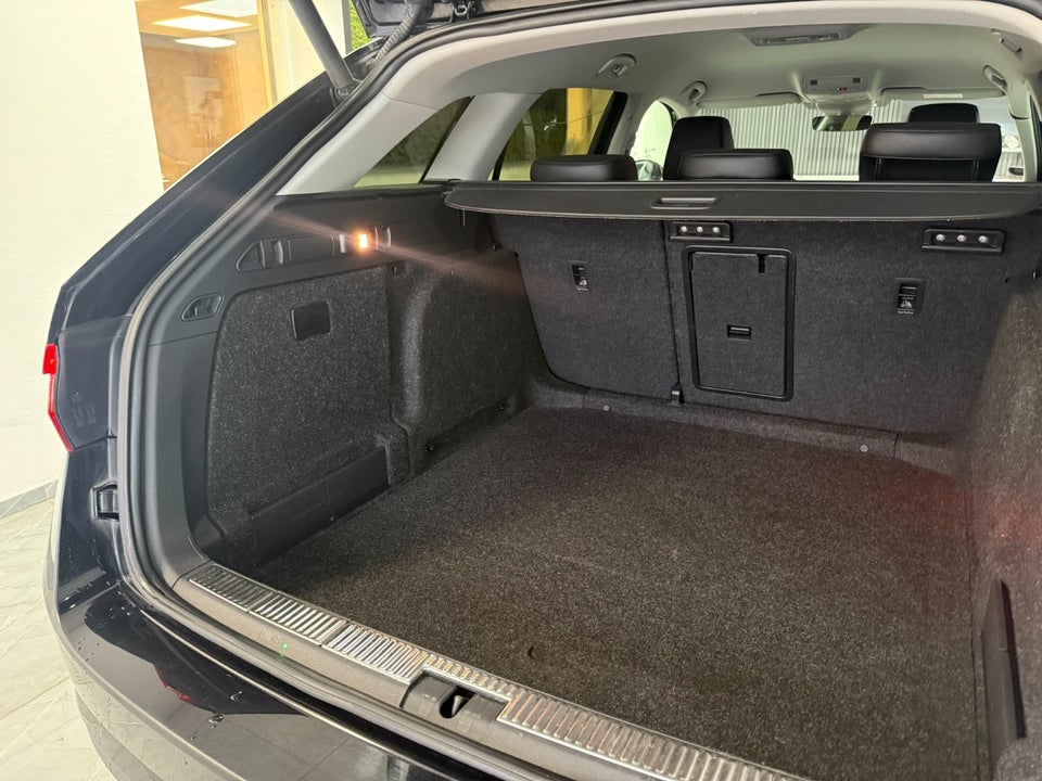 Skoda Superb 2,0 TDi 150 Style Combi DSG 5d