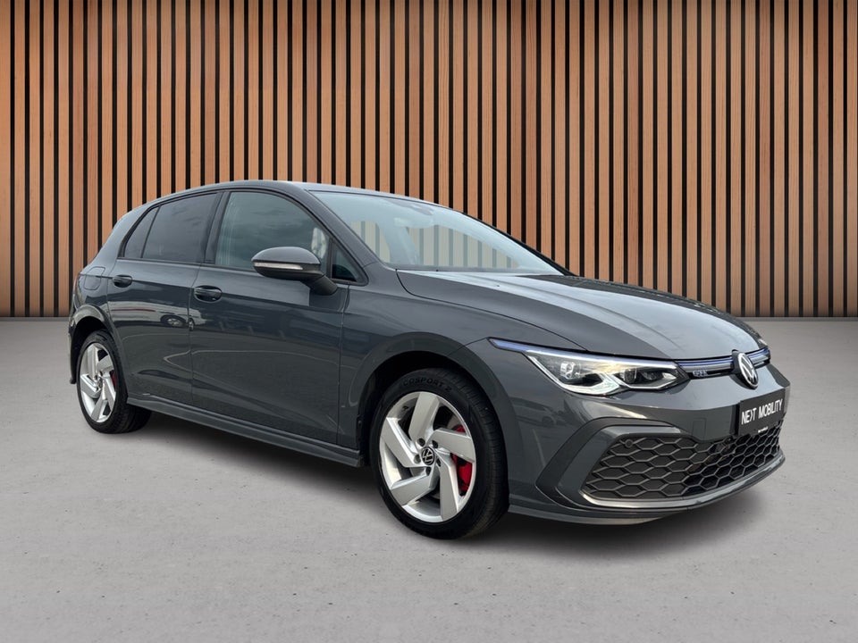 VW Golf VIII 1,4 GTE DSG 5d