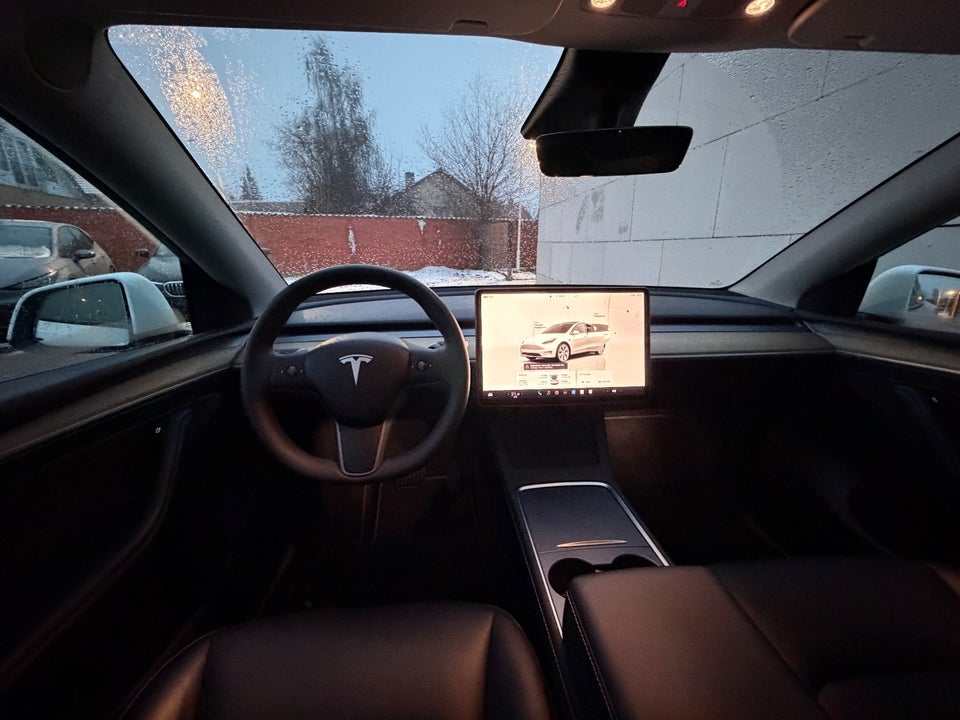 Tesla Model Y RWD 5d