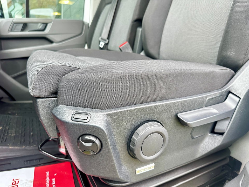 VW Crafter 35 2,0 TDi 177 Kassevogn L3H3 aut.