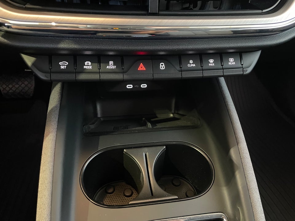 Skoda Enyaq 80 iV Plus Loft 5d