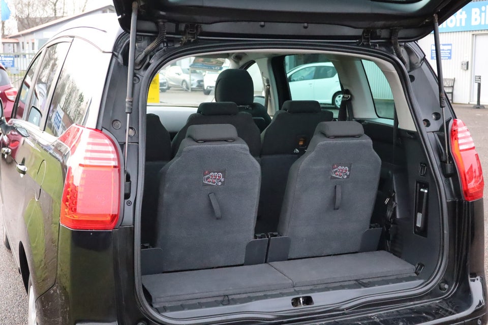 Peugeot 5008 1,6 HDi 114 Style 7prs 5d