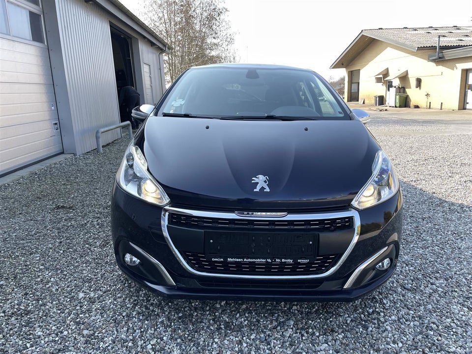 Peugeot 208 1,2 PureTech 82 Allure Sky 5d