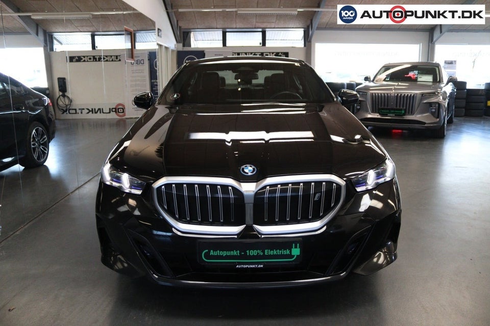 BMW i5 eDrive40 M-Sport 4d