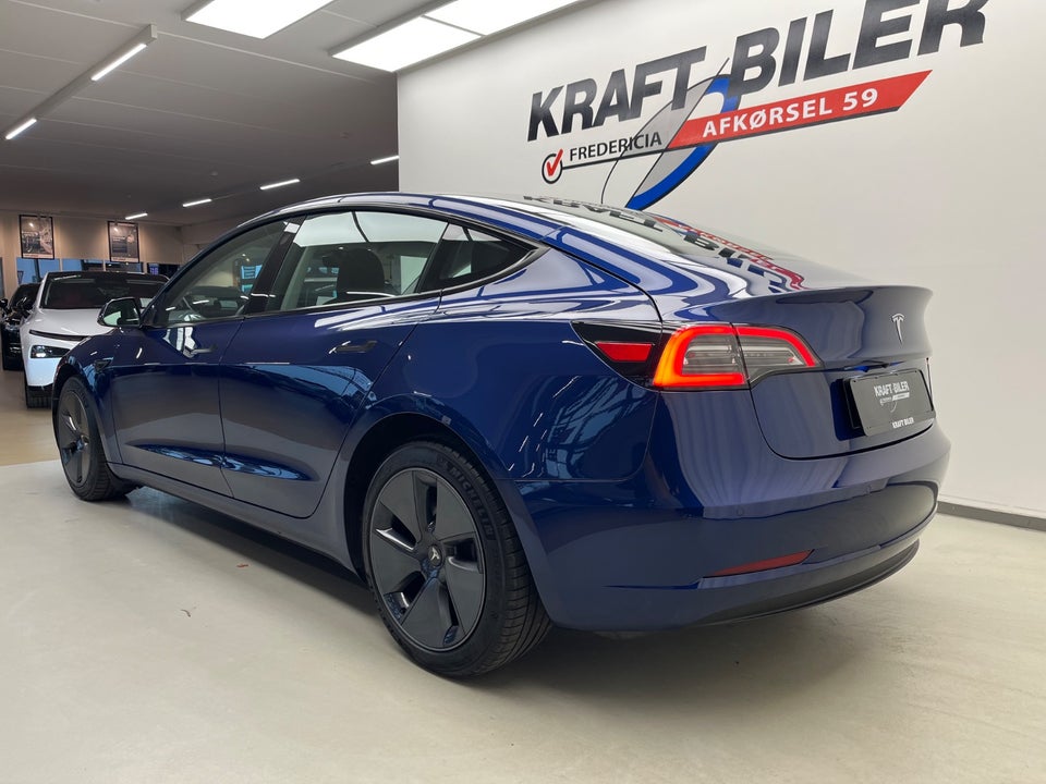 Tesla Model 3 Standard Range+ RWD 4d