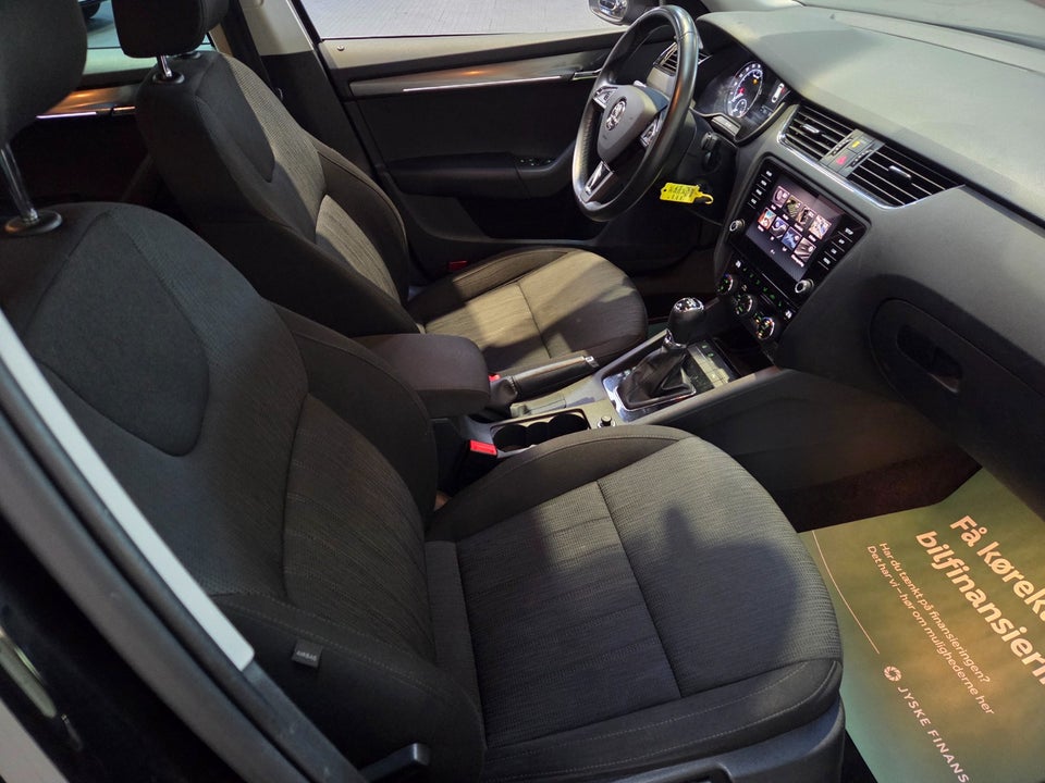 Skoda Octavia 1,6 TDi 115 Style Combi DSG 5d