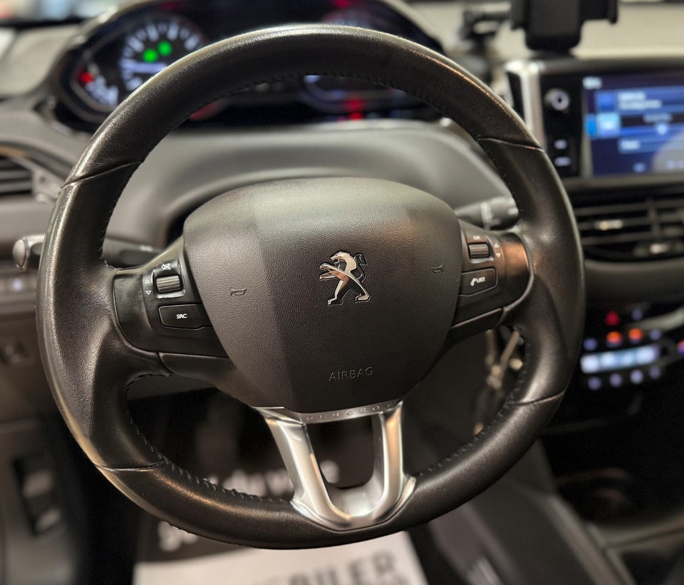 Peugeot 208 1,2 VTi 82 Chili+ 5d