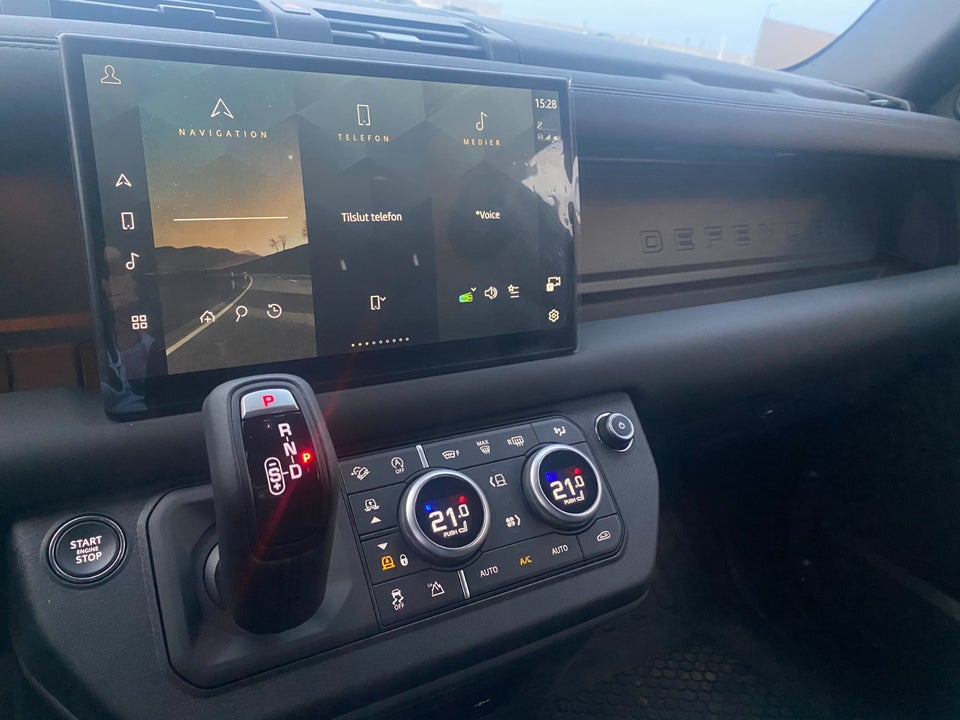 Land Rover Defender 90 3,0 D250 Hard Top X-Dynamic SE aut. Van 3d