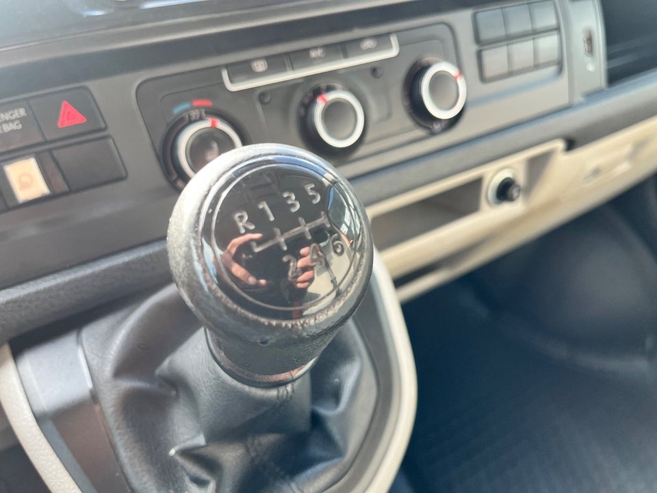 VW Transporter 2,0 TSi 150 Ladvogn lang 2d