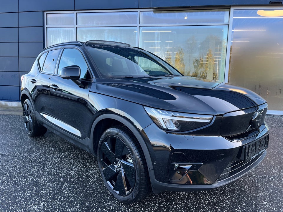 Volvo EX40 Extended Range Black Edition 5d