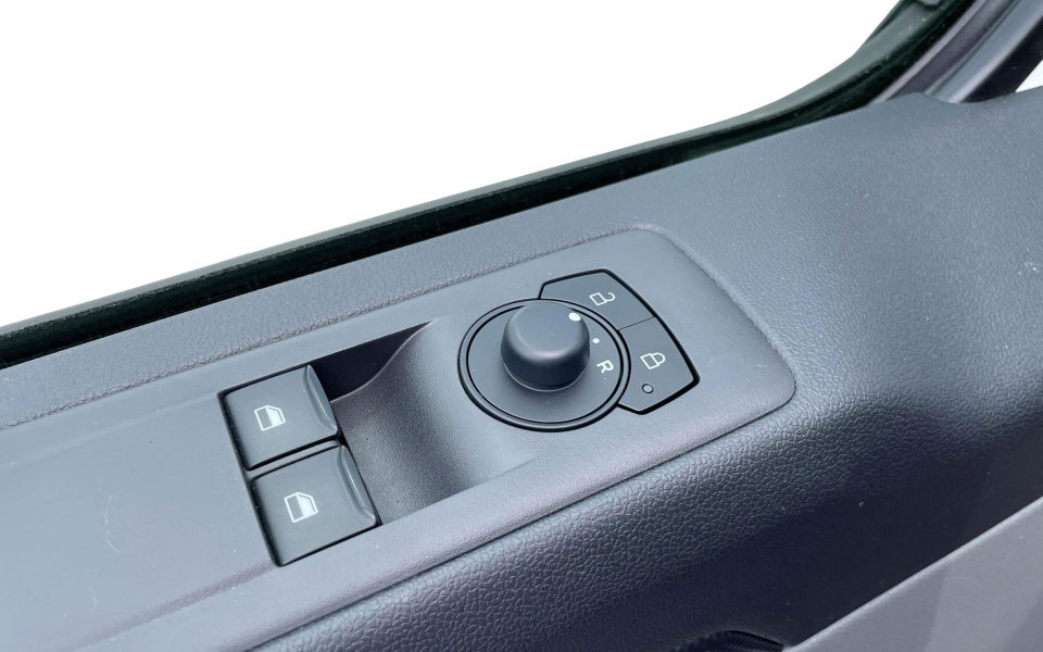 Ford E-Transit Custom 320L 64 Trend