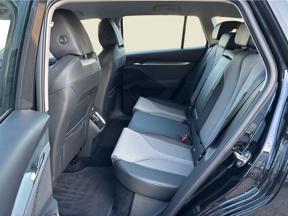 Skoda Enyaq 50 iV 5d