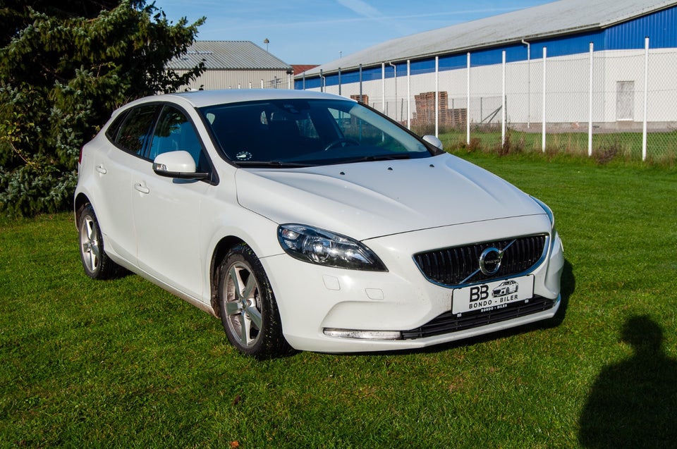 Volvo V40 2,0 D2 120 Kinetic 5d