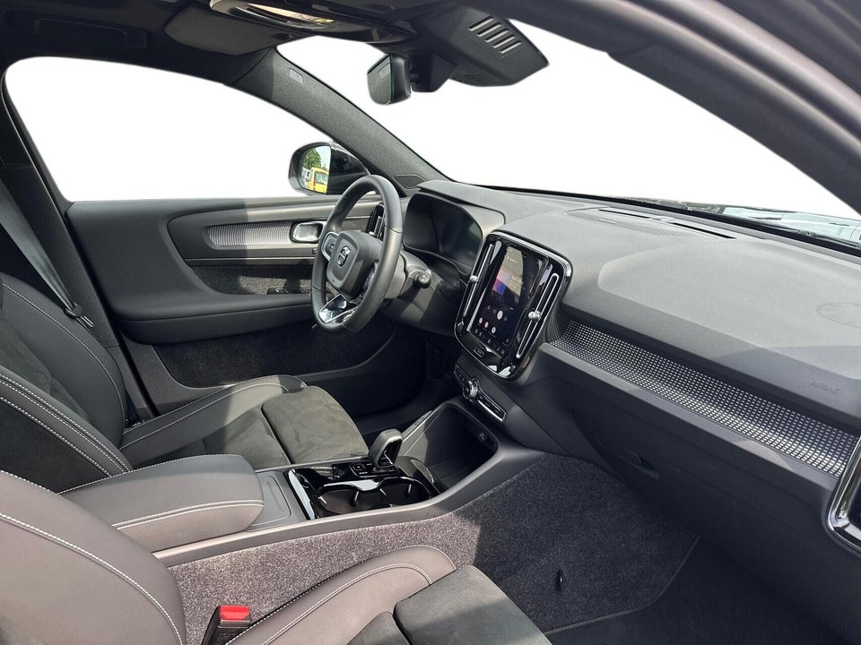 Volvo EX40 Extended Range Black Edition Excess 5d
