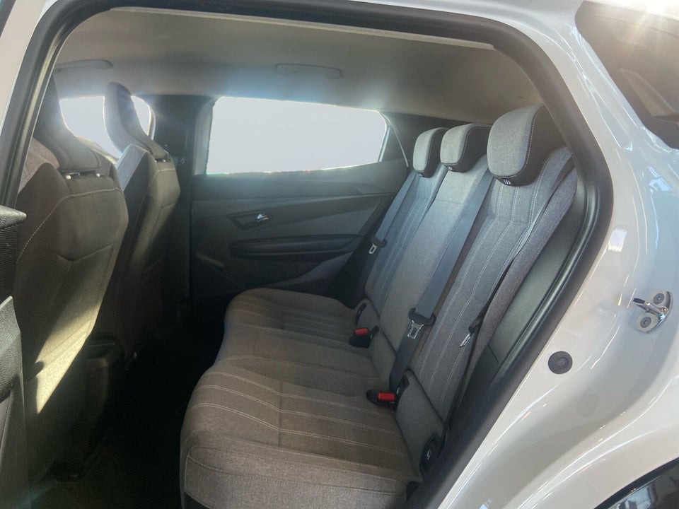 Renault Megane E-Tech 40 Equilibre 5d