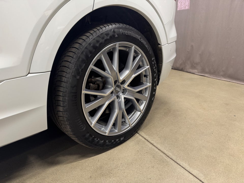 Audi e-tron 55 S-line quattro 5d