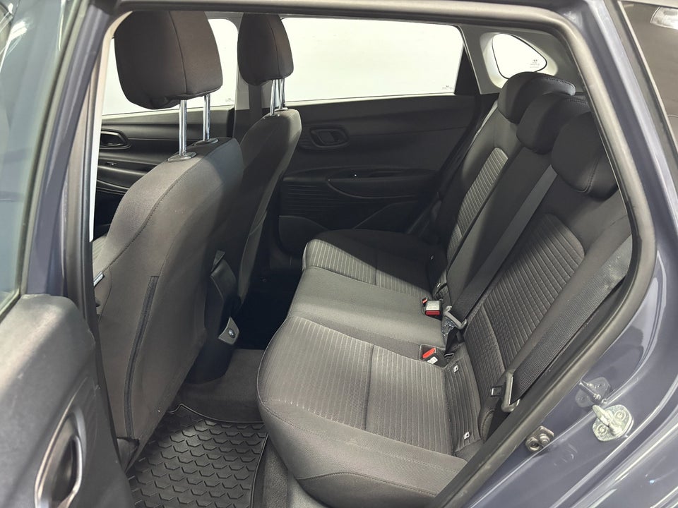 Hyundai i20 1,0 T-GDi Essential DCT 5d