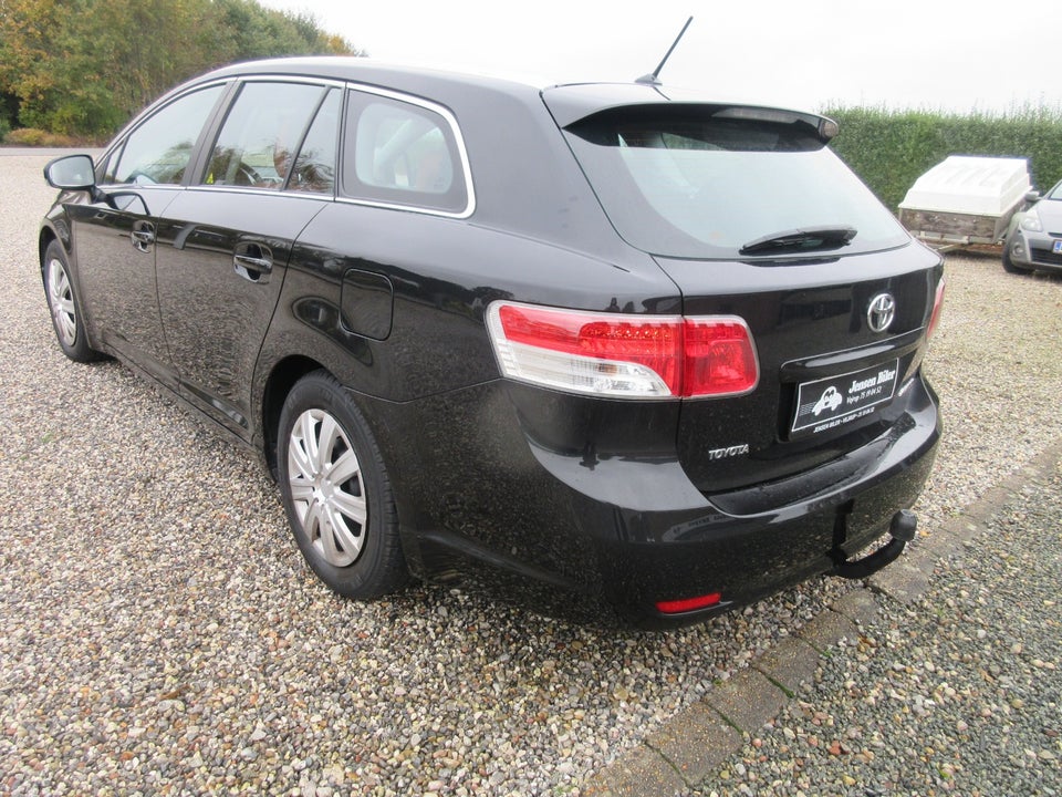 Toyota Avensis 2,0 D-4D TX stc. 5d