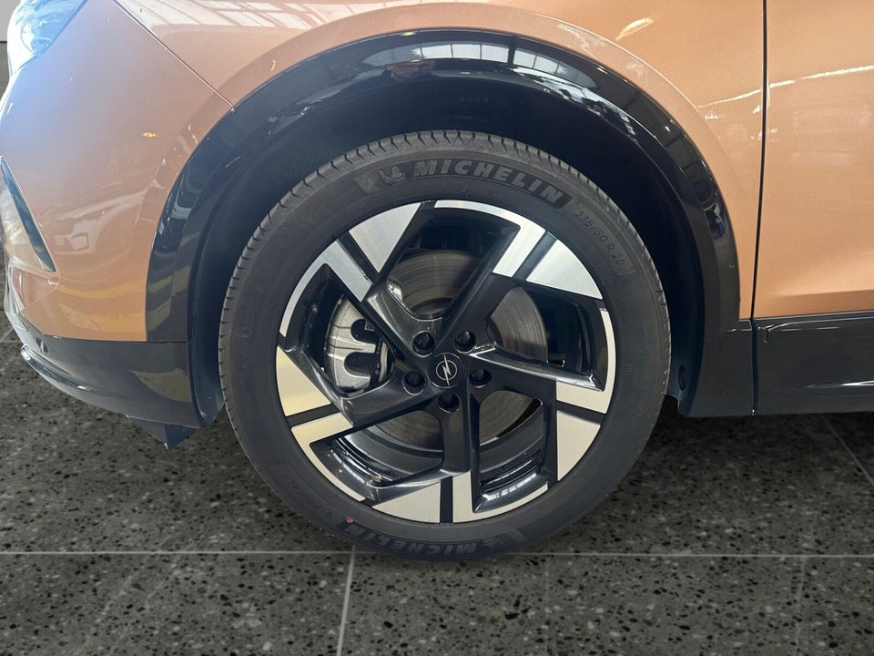 Opel Grandland-e 73 GS Sky 5d