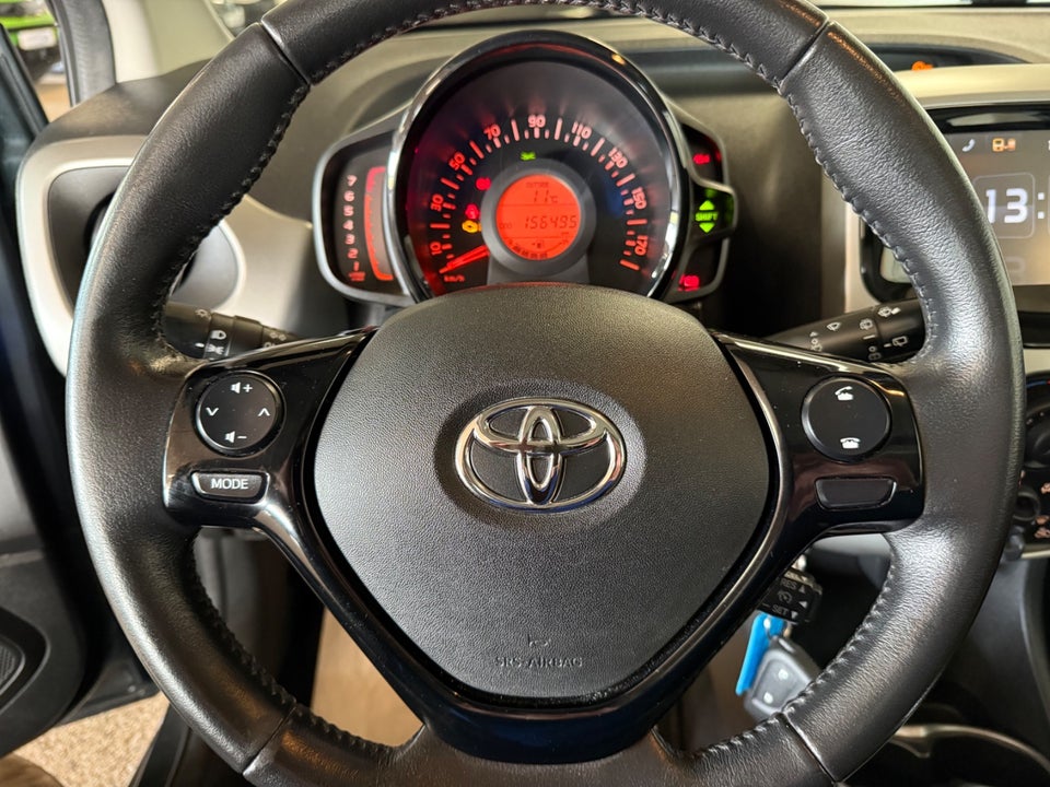 Toyota Aygo 1,0 VVT-i x-play 5d