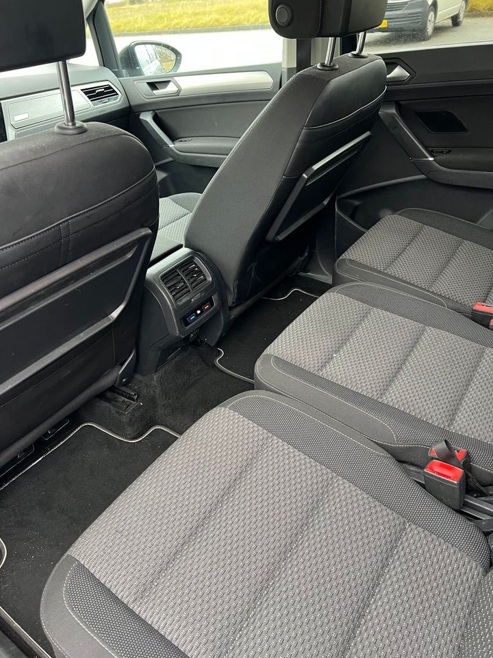VW Touran 1,6 TDi 115 Comfortline DSG 7prs 5d