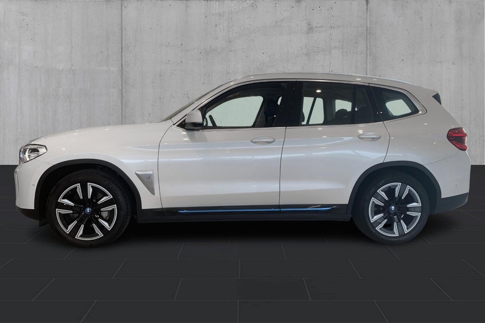 BMW iX3 Charged 5d