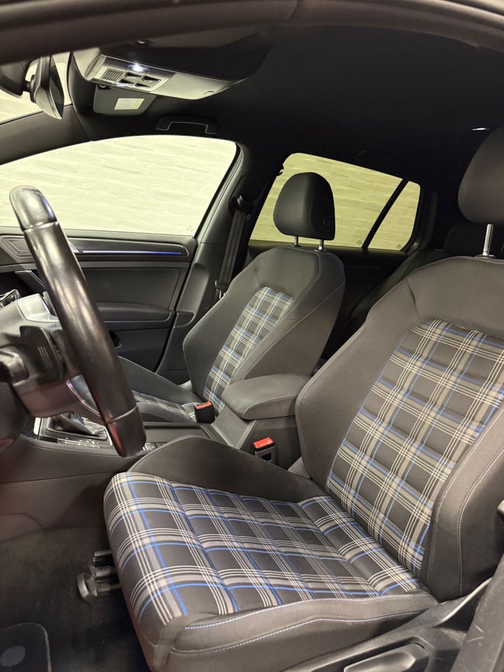 VW Golf VIII 1,4 GTE DSG 5d