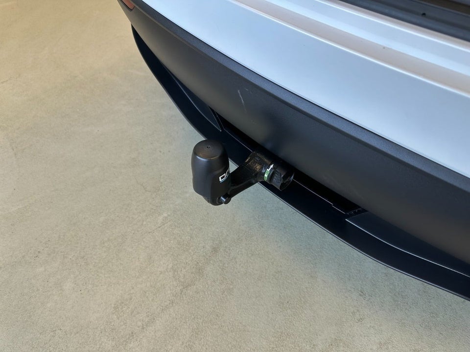 Tesla Model Y Long Range AWD 5d