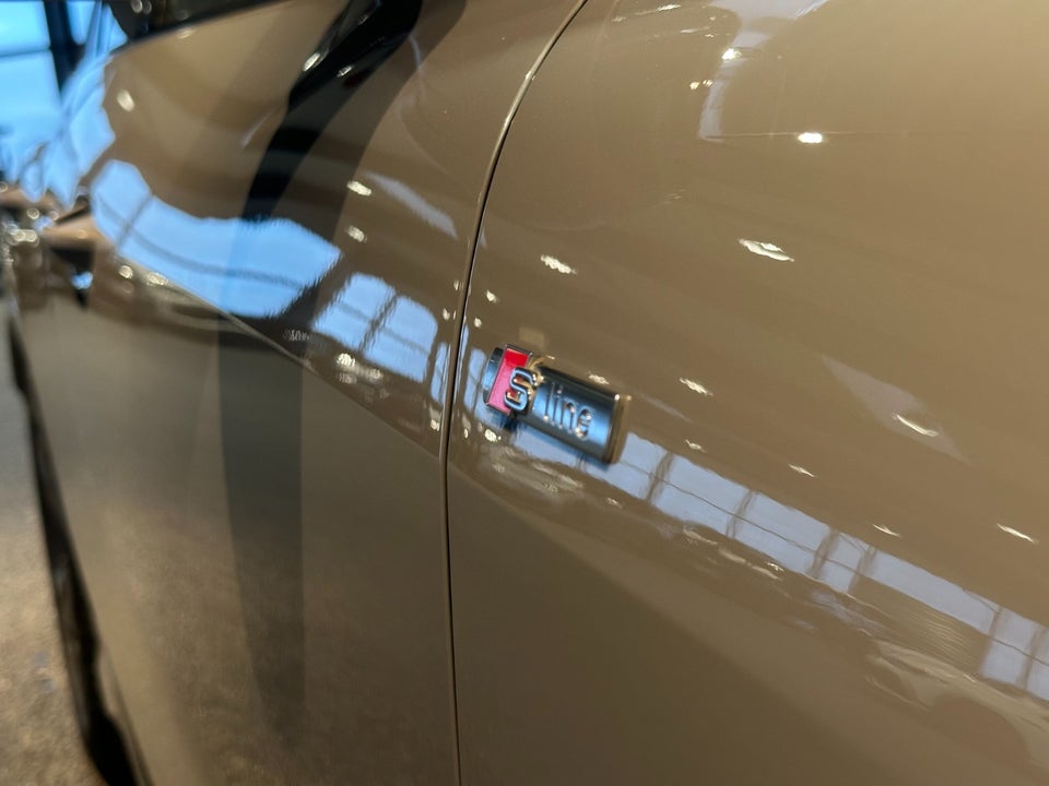 Audi Q4 e-tron 50 S-line quattro 5d
