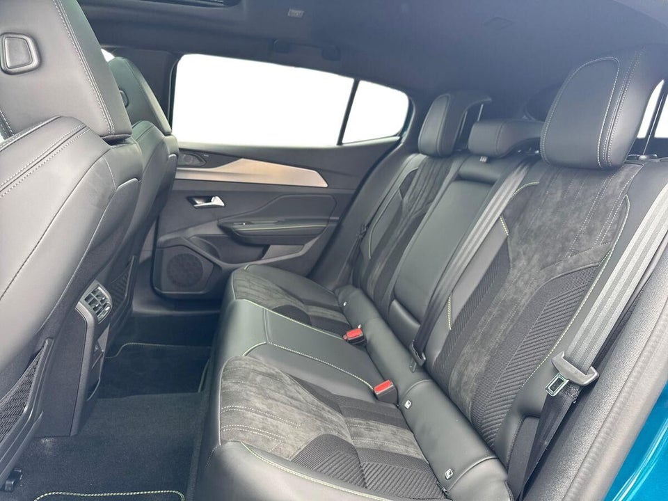 Peugeot e-408 58 GT 5d
