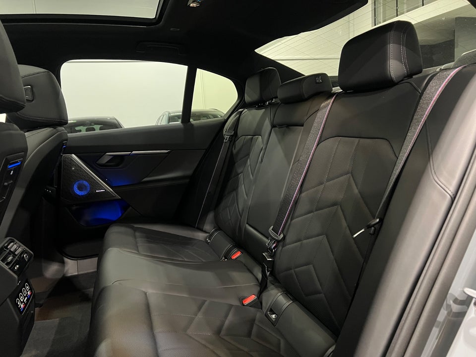 BMW i5 M60 xDrive 4d