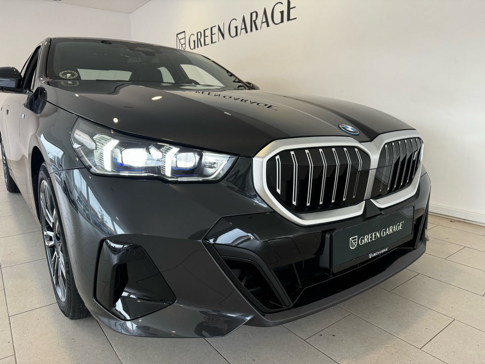 BMW i5 eDrive40 M-Sport 4d