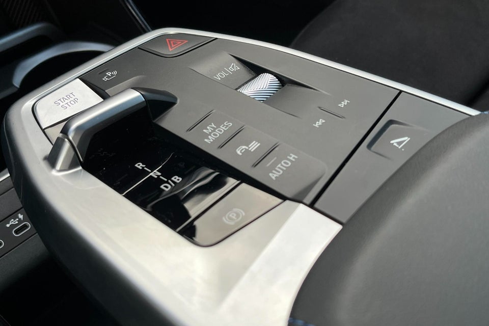 BMW iX1 xDrive30 Fully Charged M-Sport 5d