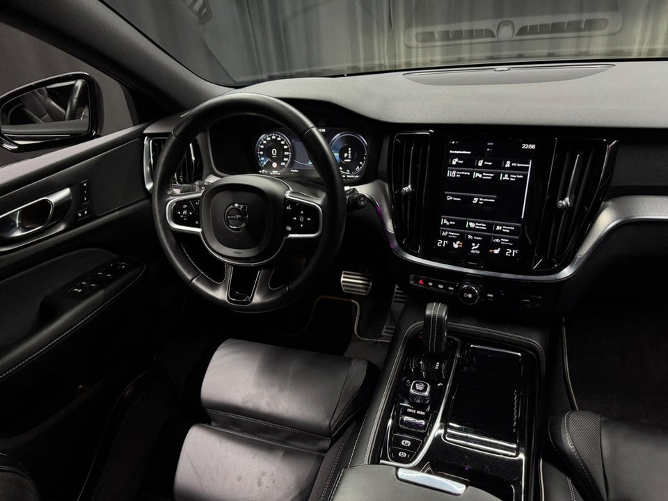 Volvo V60 2,0 T6 ReCharge R-Design aut. AWD 5d