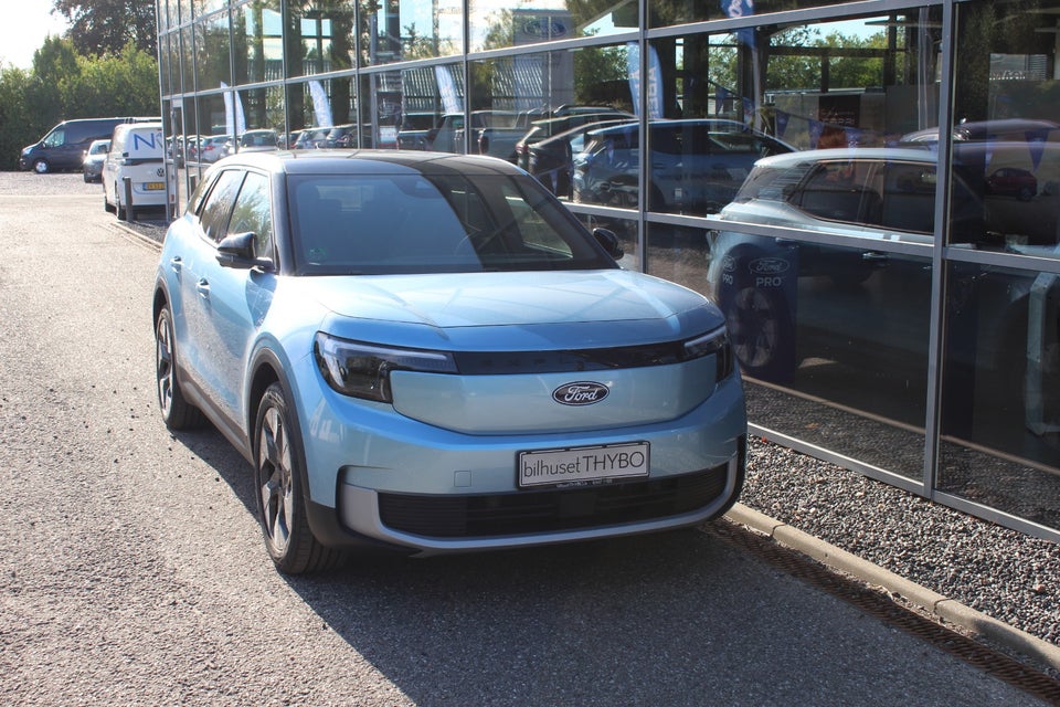 Ford Explorer 82 Premium Extended Range 5d