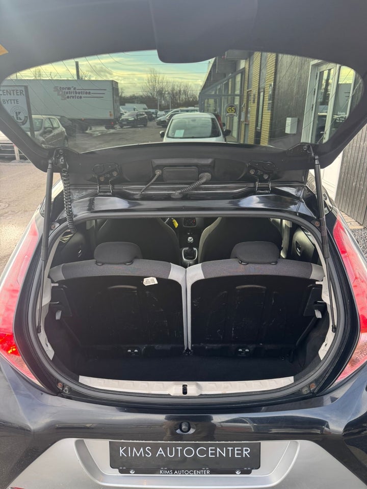 Toyota Aygo 1,0 VVT-i x-black 5d