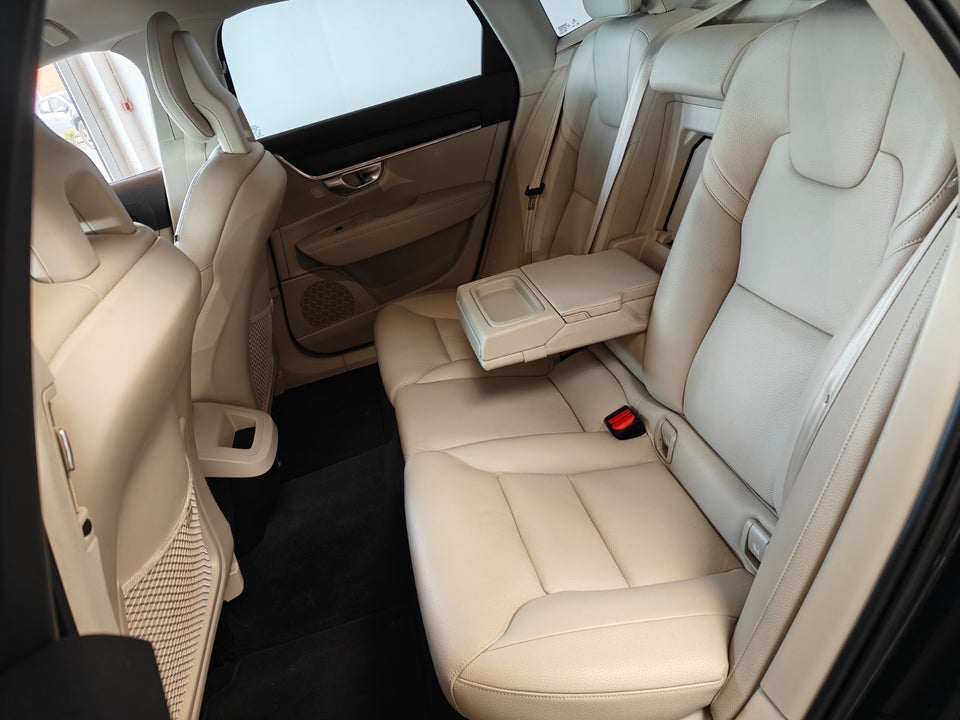 Volvo S90 2,0 D4 190 Momentum aut. 4d