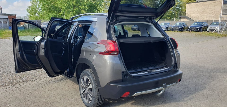 Peugeot 2008 1,2 e-THP 110 Allure Sky 5d