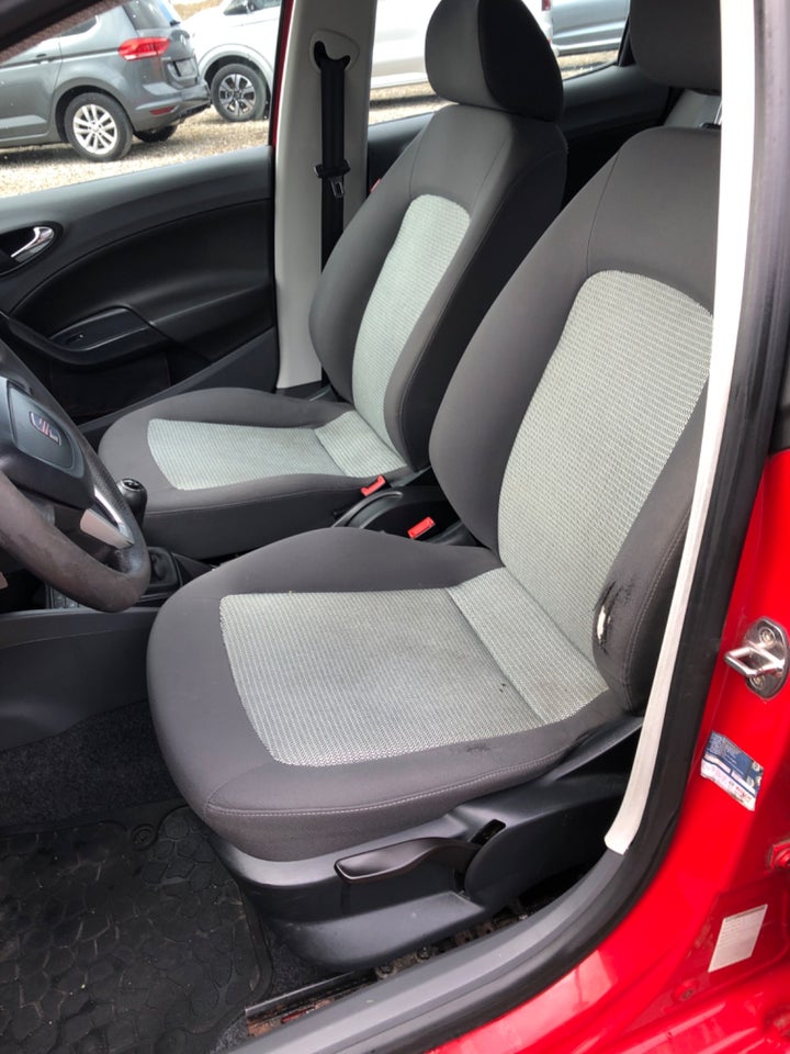 Seat Ibiza 1,4 16V 85 Reference 5d