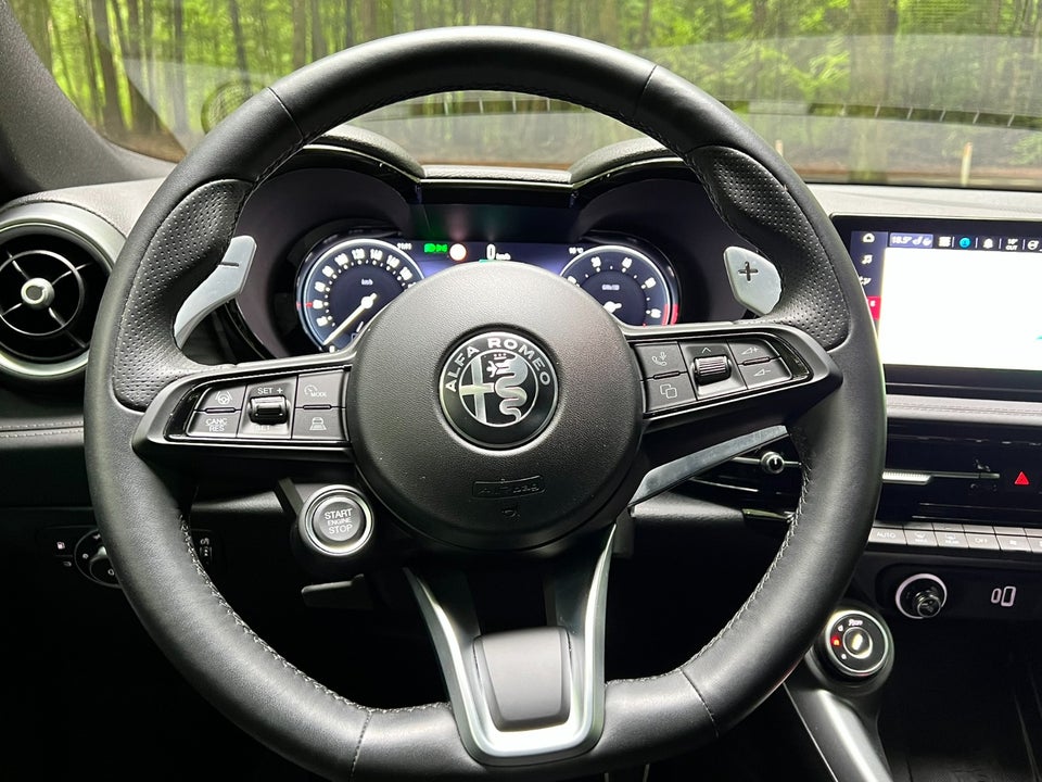 Alfa Romeo Tonale 1,3 PHEV Veloce Speciale aut. Q4 5d