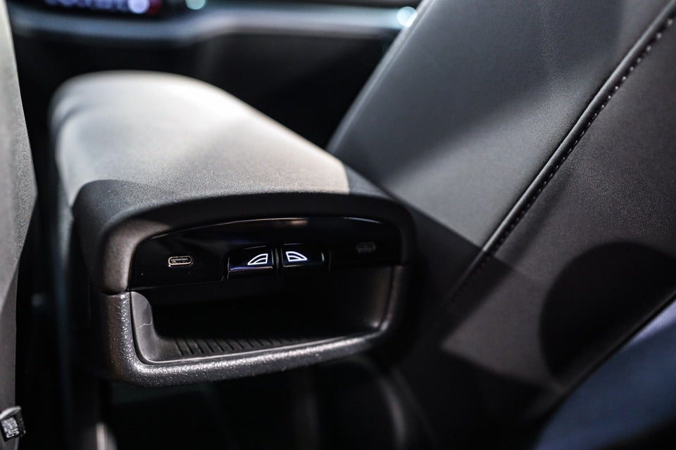 Volvo EX30 Extended Range Plus 5d