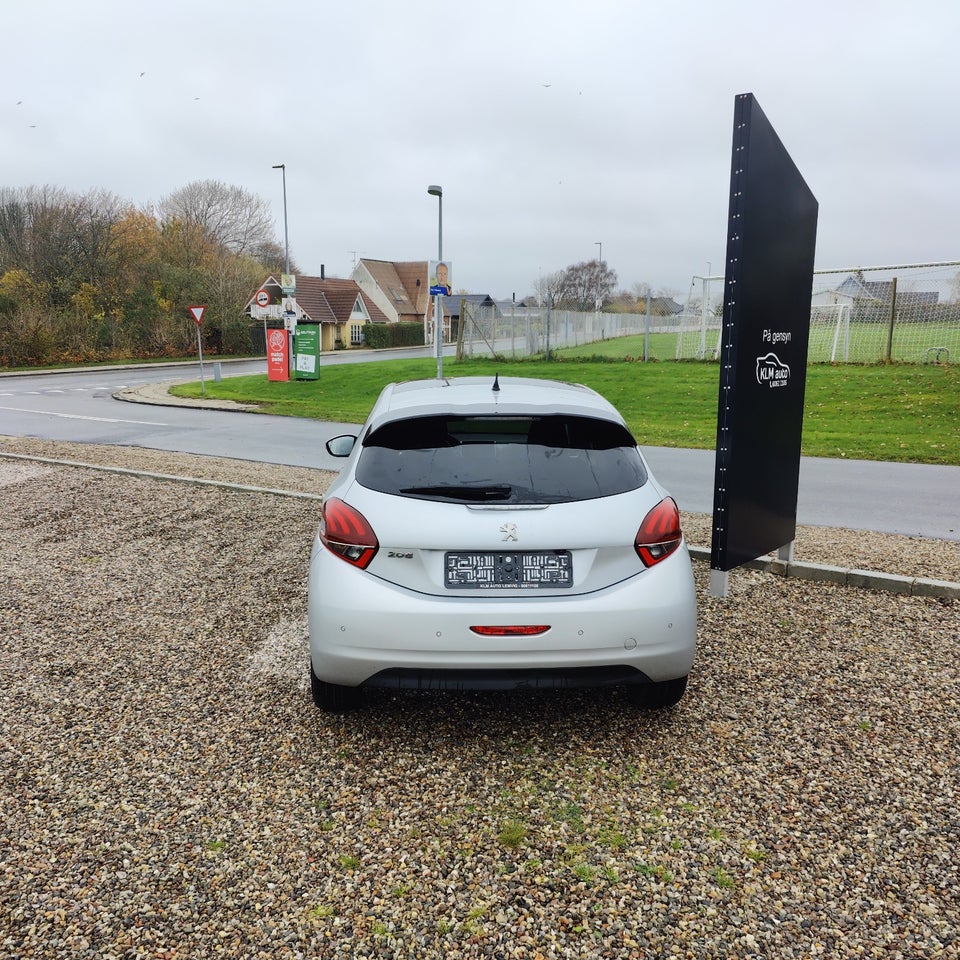 Peugeot 208 1,6 BlueHDi 100 Allure Sky 5d